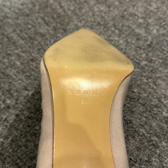 Size 9 Nine West heals. - Picture 3 of 3